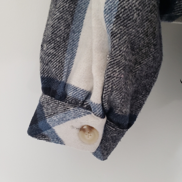 Multicolored Womens Plaid Button-Up Flannel In Size L - Picture 4 of 5